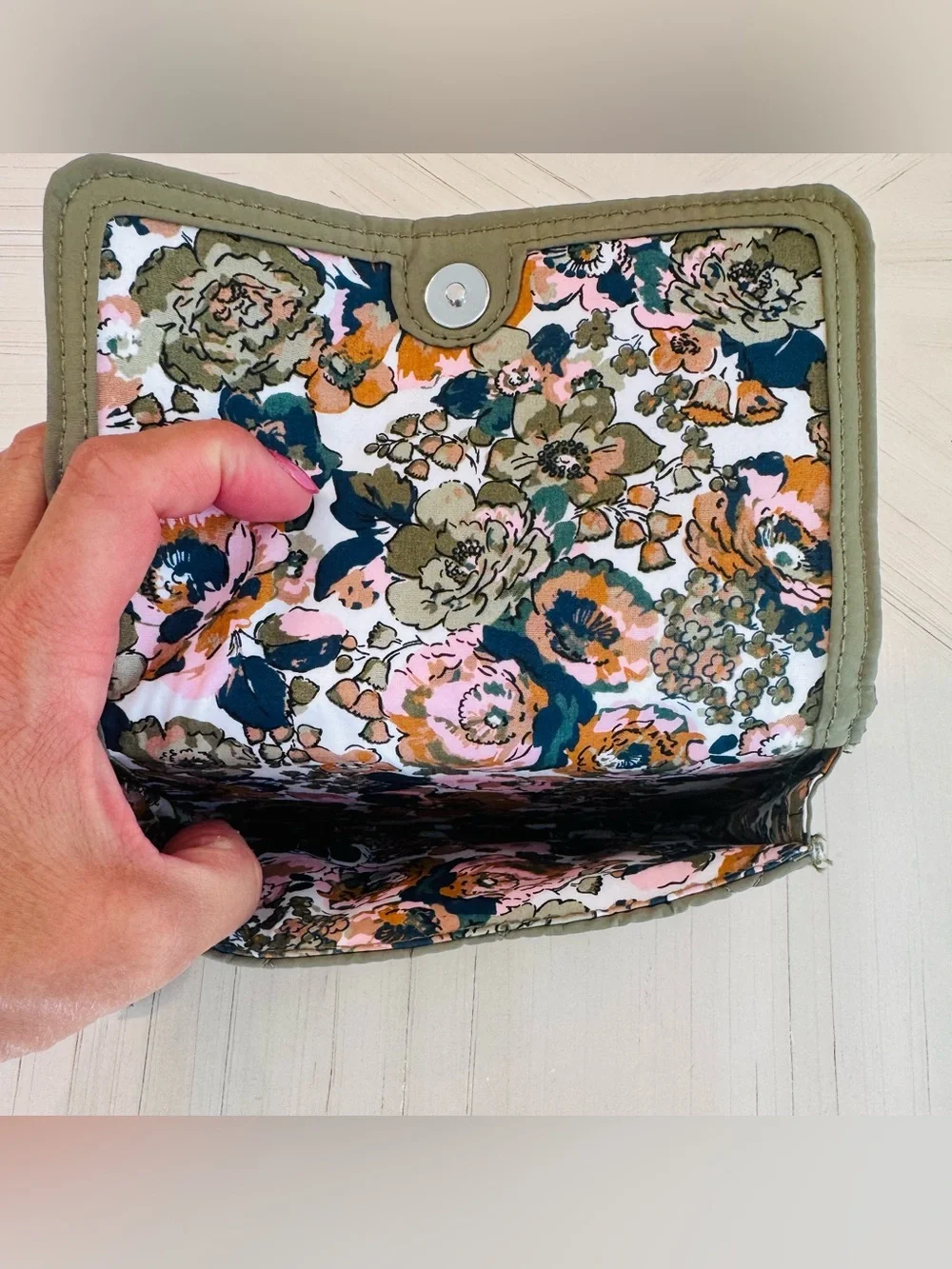 Vera Bradley Ultralight RFID 3-in-1 Crossbody / Wallet Clutch – Sage